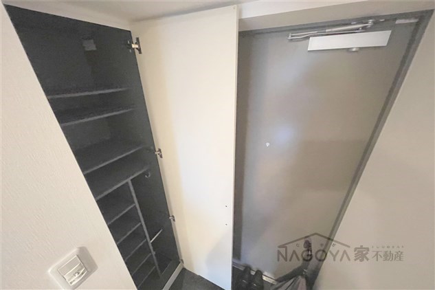 プレサンス鶴舞グリーンパーク 玄関