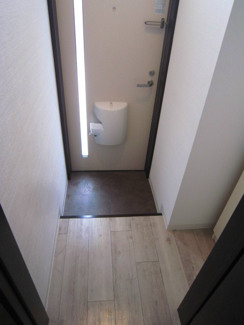 ローランド 玄関