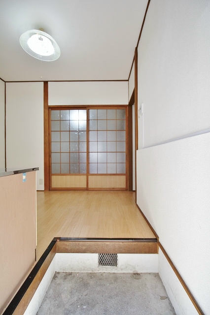 三和ハイツ羽倉崎 玄関