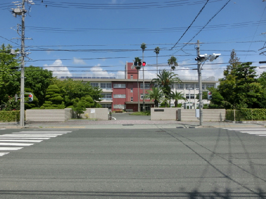 リーベンハイム・カガ 小学校