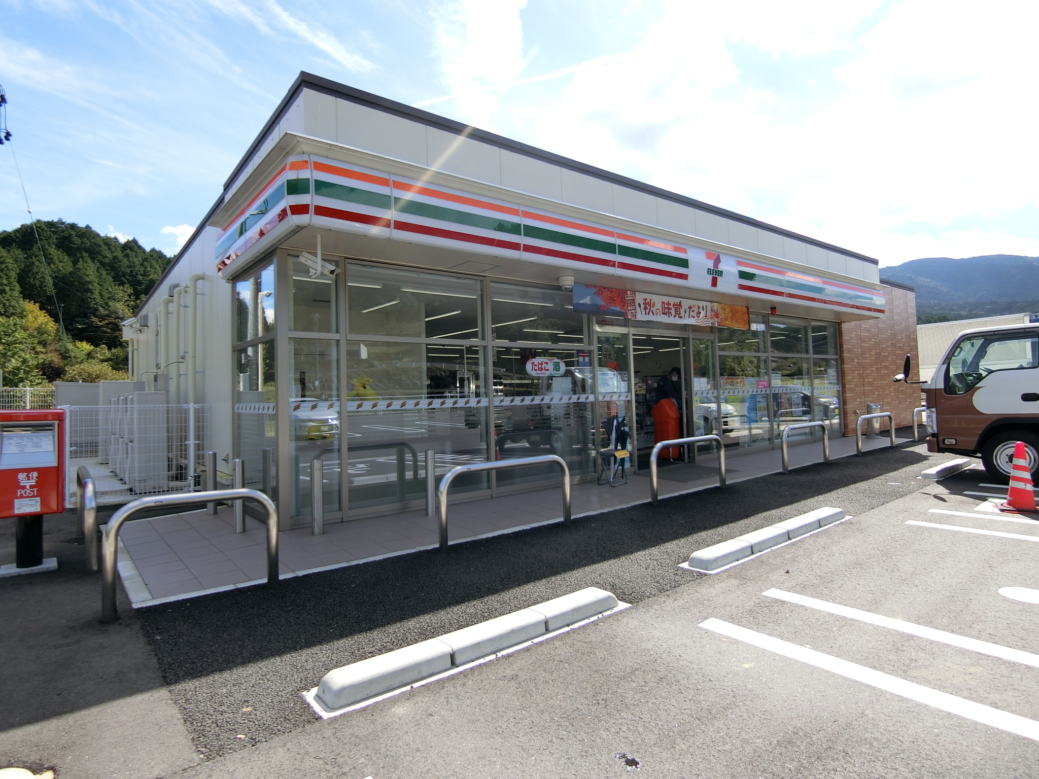 サンフォレスタ コンビニ