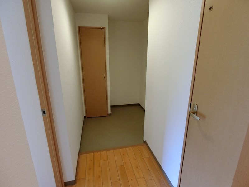 ハートフルマンションi 玄関