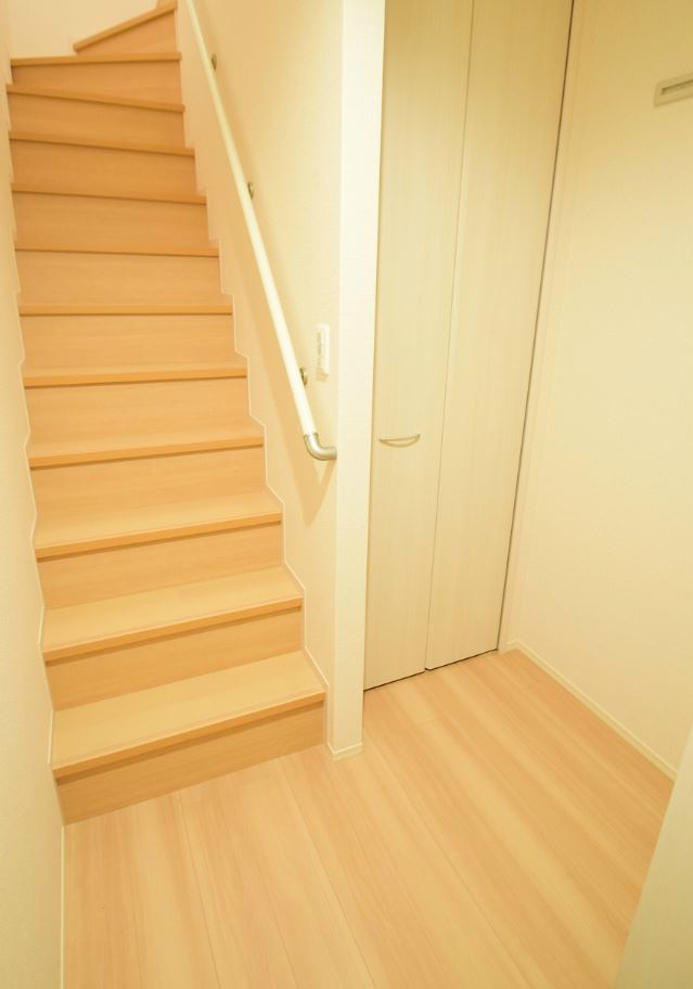 ヴィルヌーヴ　B棟 玄関