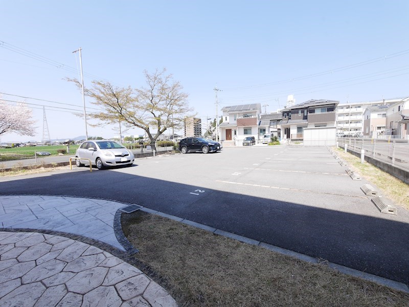コモレビガーデン 駐車場