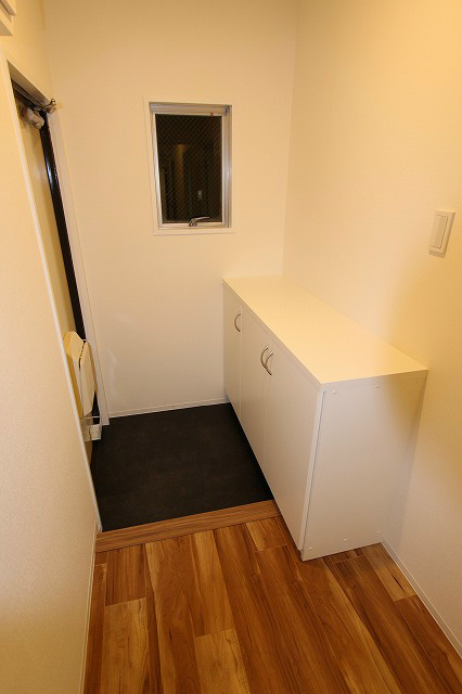 メゾンヤマカＡ 玄関