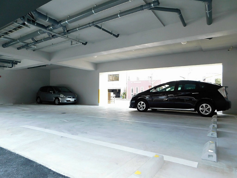 アクシオ三萩野 駐車場