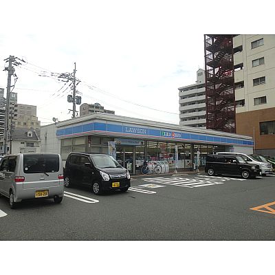 アクシオ三萩野 コンビニ