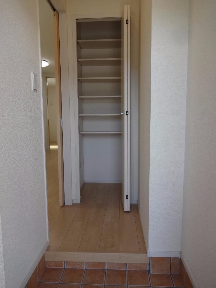 waist・roll響 玄関