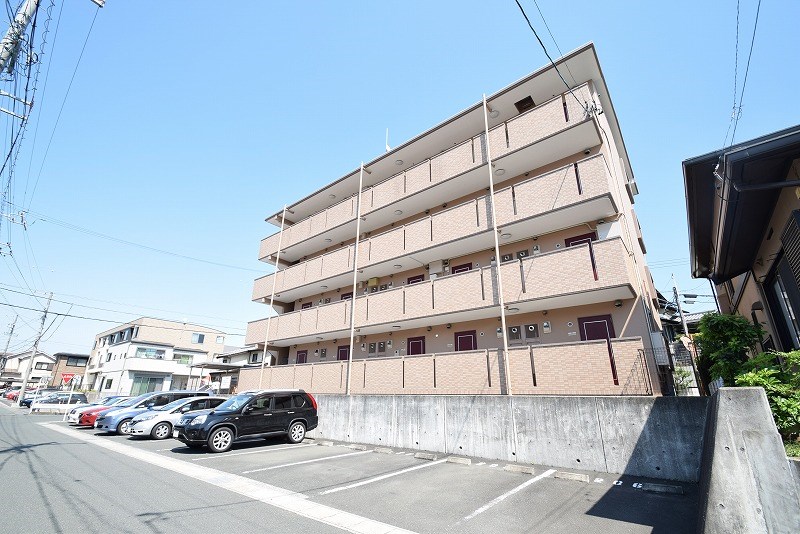 R・シャロウズ 402号室 外観