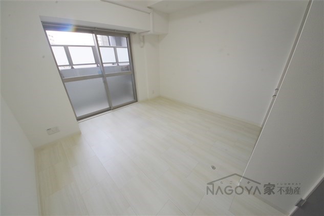 アレーズ リビング