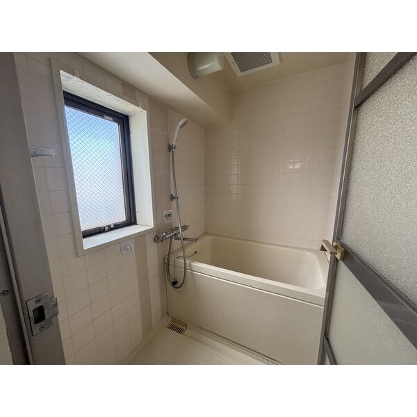 ロイヤル牛巻第１ 風呂画像