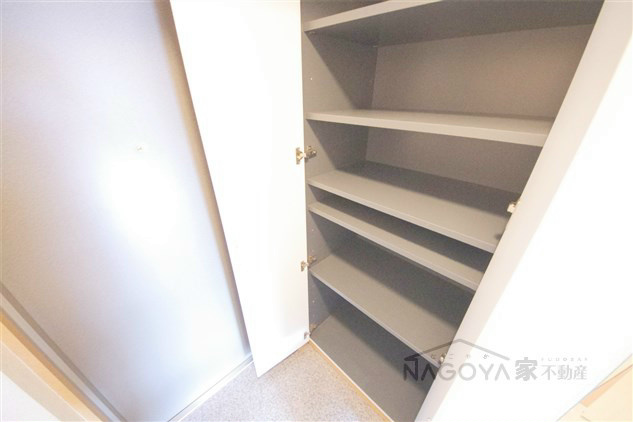 プレサンス名古屋駅前 玄関