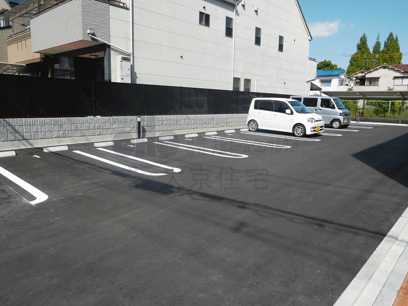 ノース　ラポール 駐車場