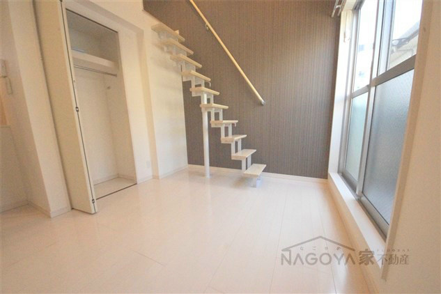 オーフォレスト リビング