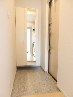 ラ　ベレッツァ 玄関
