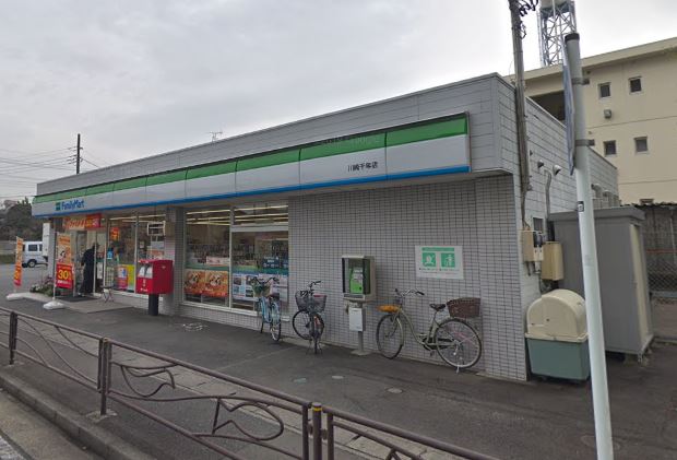 カーサ　リリオ コンビニ