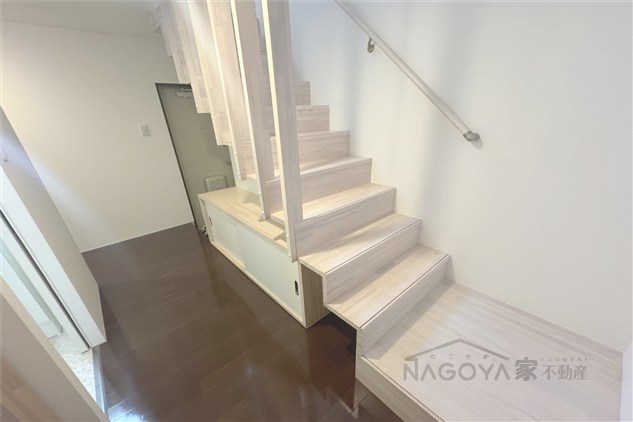 メゾンドケイアネックス 玄関