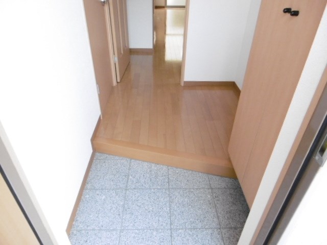センサーレ 玄関