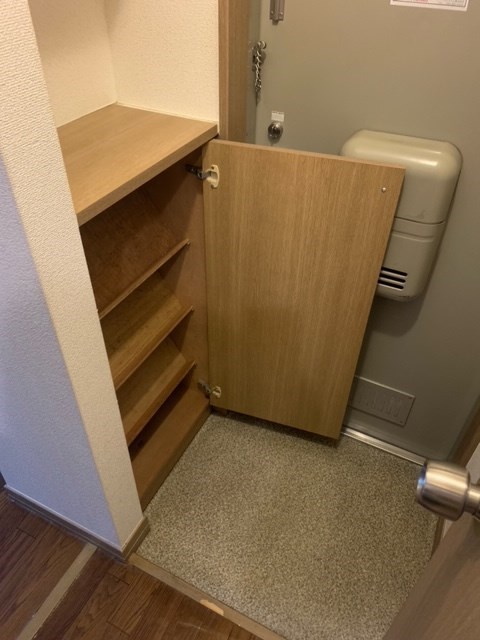 メゾンアゼリア 玄関