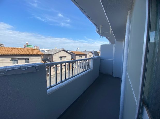 グローバル五日市中央 ベランダ