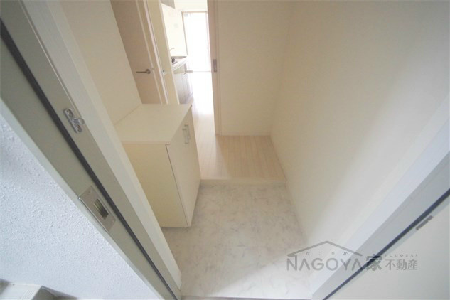 ウイングコート徳川 玄関