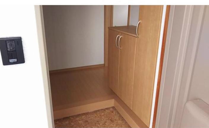 グランジュ城山 玄関
