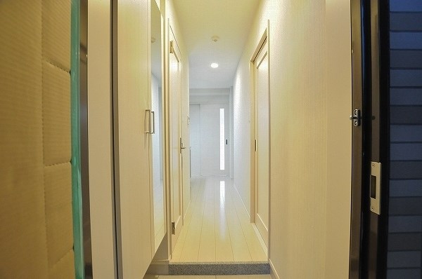 La Feliz下到津(ラ・フェリス下到津) 玄関