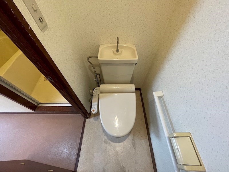 アパートメント二階 トイレ