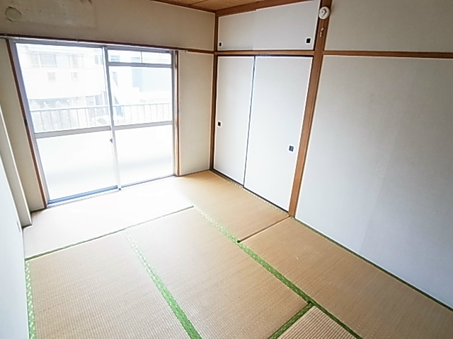 大勘ビル ベッドルーム