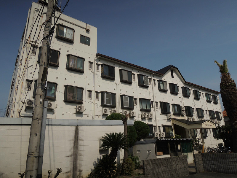 ロイヤル柏原 外観