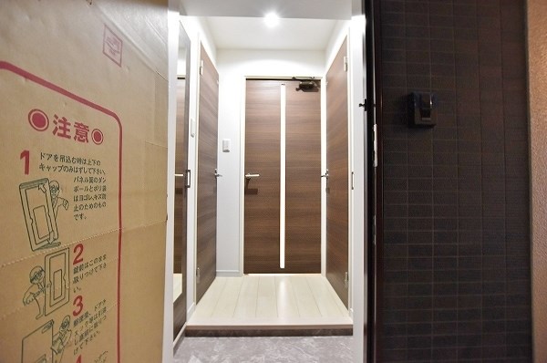 リュシオールレジデンス 玄関