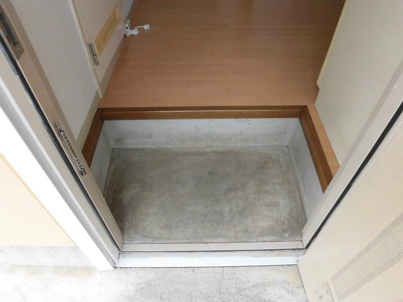 スプリーム1 玄関