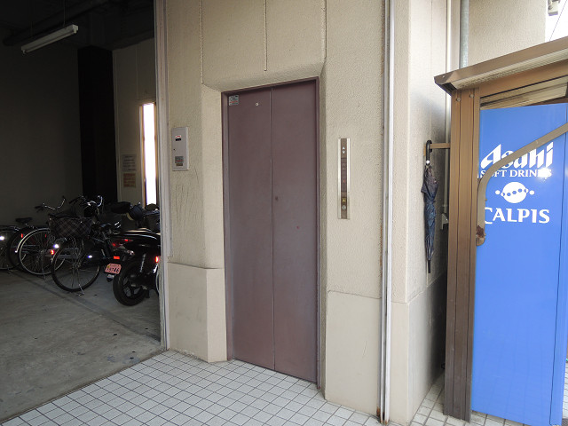 エリーズ南本町 エントランス