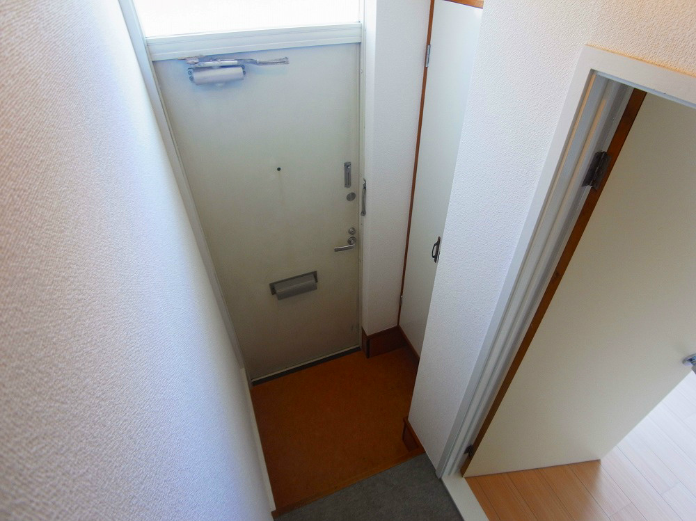 ビューラー天王　Ｃ棟 玄関
