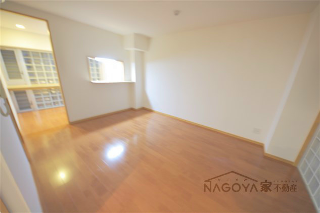 ＡＲＫ　ＰＬＡＴＺ リビング