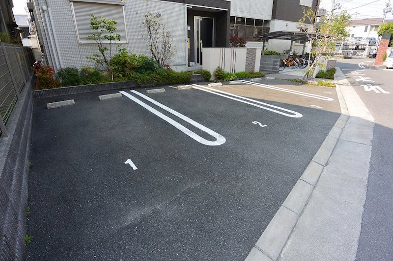 ココ　カルティエ 駐車場