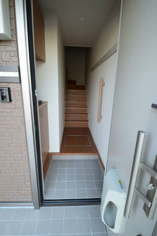 プロヌーブ　Ｎ 玄関