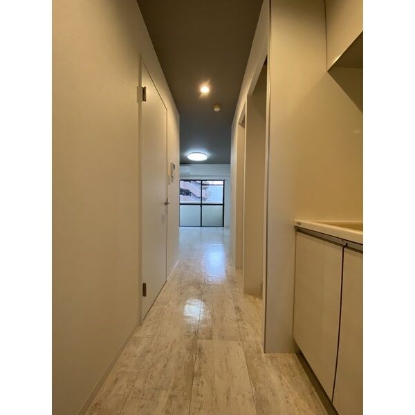 ＳＴ　ＰＬＡＺＡ　ＫＡＮＡＹＡＭＡ 玄関