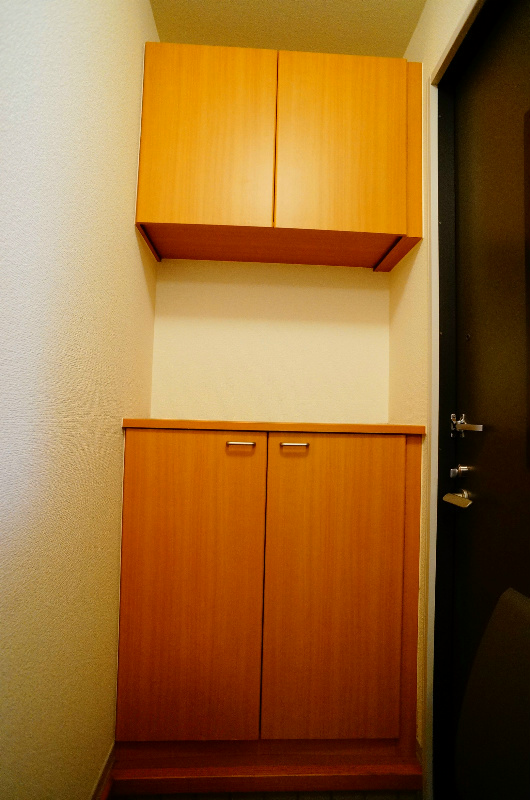 オネスト　 玄関