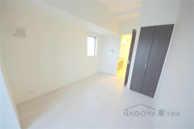 アルテミス平和 リビング