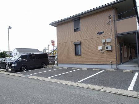 ブルマーレ 駐車場