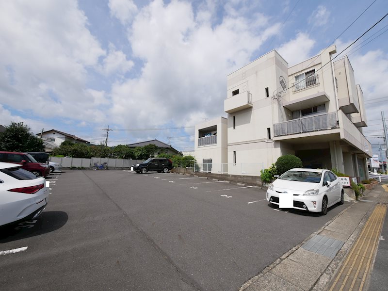 アコール稲秀 駐車場