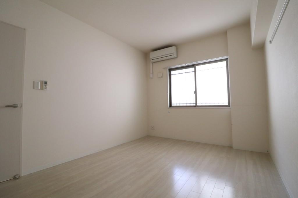 クレセントコート ベッドルーム