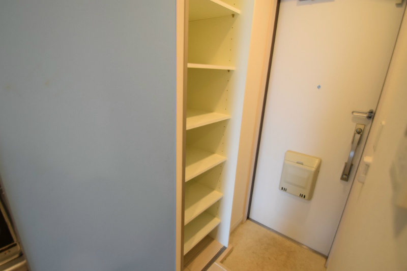 リブリ・ハナミズキZwei 玄関