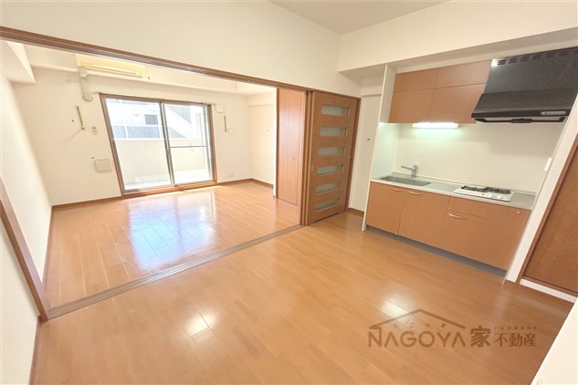 レーベスト志賀本通 リビング