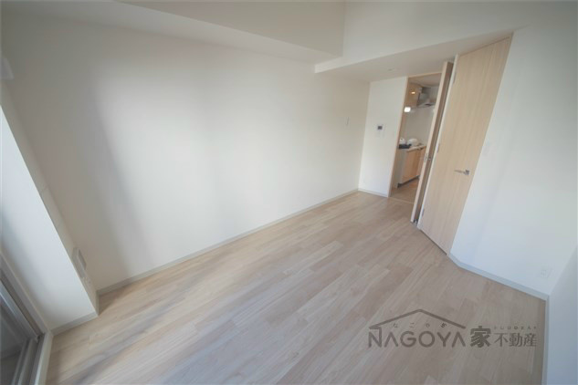 プレサンス栄ライズ ベッドルーム