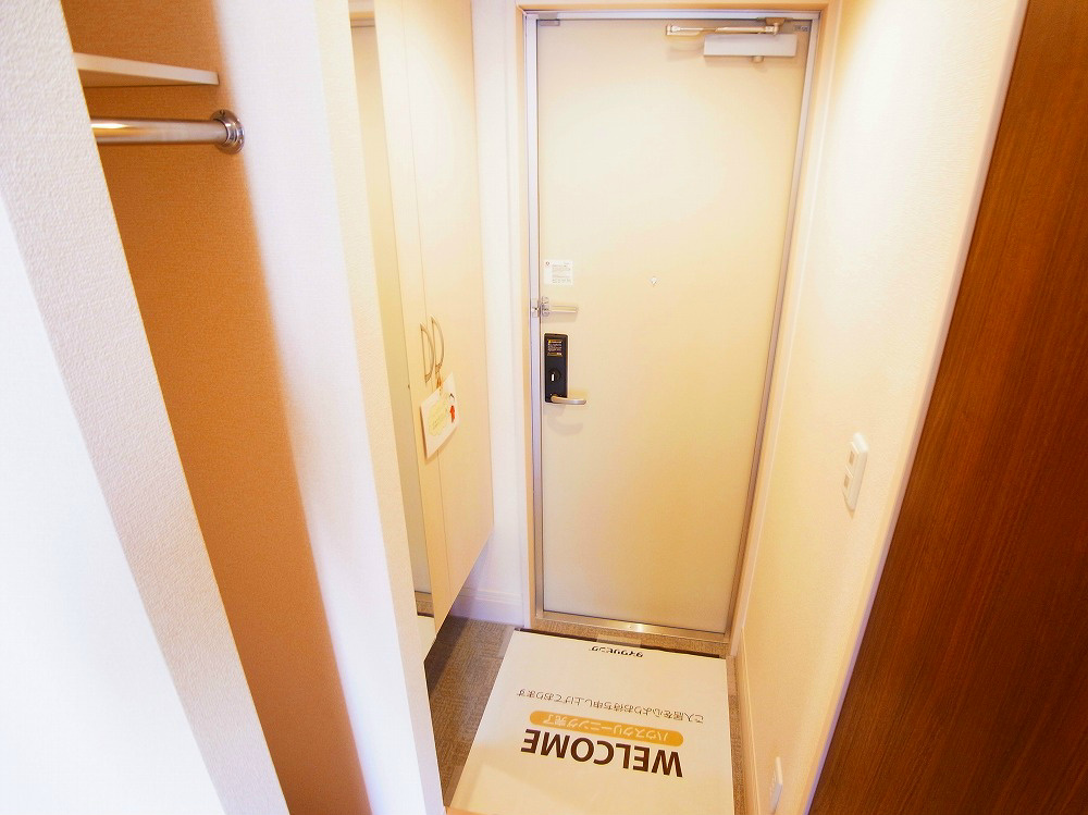 メゾンド　ベリタス  玄関