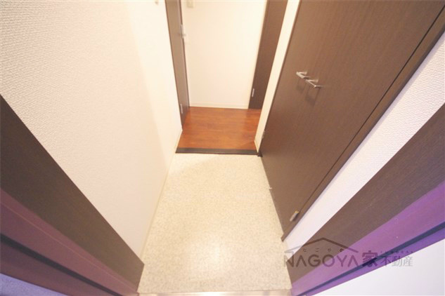 ビ・アバンス 玄関