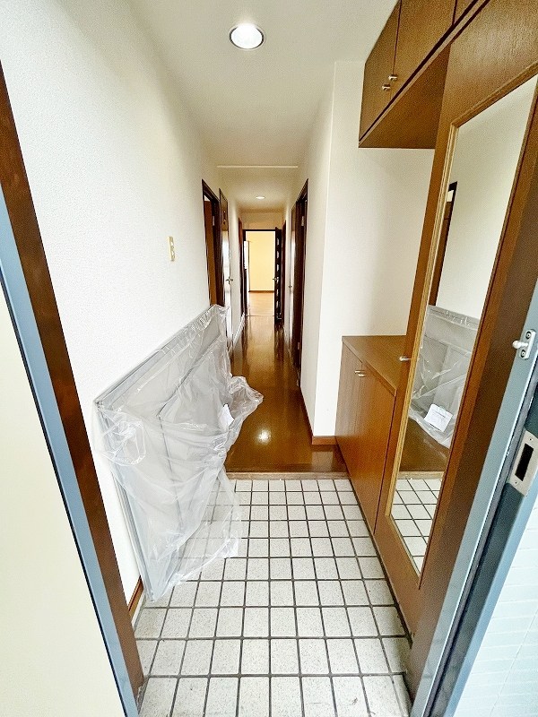 ペルル湯川新町 弐番館 玄関