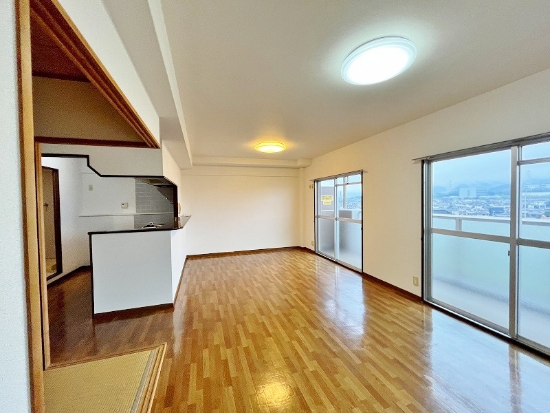 ペルル湯川新町 弐番館 リビング